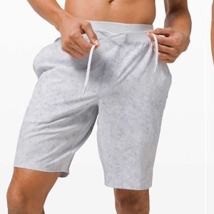 Pre-own Lululemon T.H.E. Short 9" *Linerless